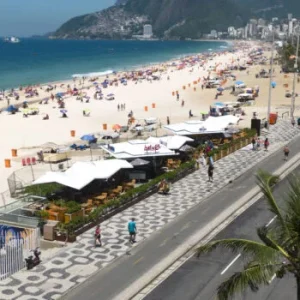 Ipanema entre as melhores praias do mundo: quiosques contam a história e a boemia do cartão-postal carioca