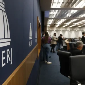 Alerj Cria Comissão para Auditar Despesas dos Três Poderes do Rio e Aumenta Tensão com Executivo