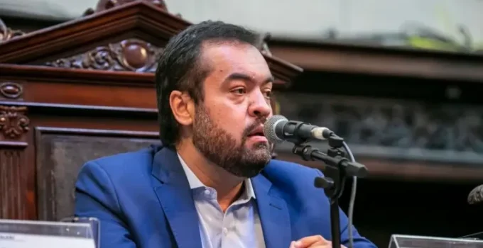 Cláudio Castro: Trajetória Política e Investigações da PF por Suspeita de Corrupção e Peculato