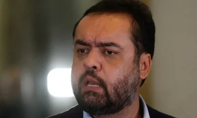 Polícia Federal Realiza Busca em Residência de Cláudio Castro, Ex-Governador do Rio de Janeiro, em Meio a Turbulência Política