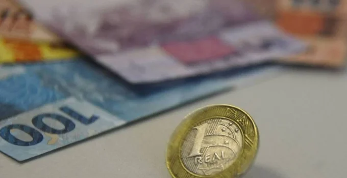 Déficit Crônico Ameaça Economia do Rio: Saúde, Educação e Segurança em Risco e Busca por Soluções