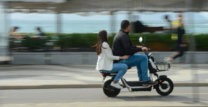 MPRJ Pede Suspensão de Regras da Prefeitura para Ciclomotores e Patinetes no Rio; Veja os Motivos