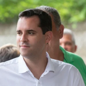 Cavaliere rebate investigação do MPRJ sobre fim do pagamento em dinheiro nos ônibus do Rio