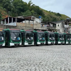 Operação em Angra dos Reis retira 11 ônibus de circulação por falhas graves de segurança e acessibilidade