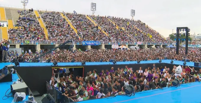 Marcha para Jesus 2025 no Rio de Janeiro: Milhares de fiéis celebram o "Poder da Decisão"