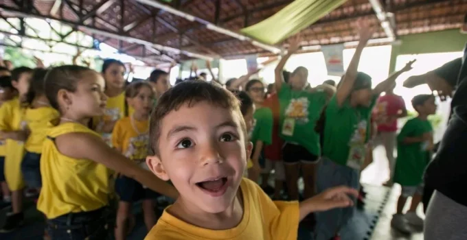 Sesc RJ abre inscrições para curso gratuito de recreação com 60 vagas; saiba como participar