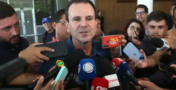 Eduardo Paes promete 'neutralizar' criminosos que desafiarem o Estado se eleito governador do Rio