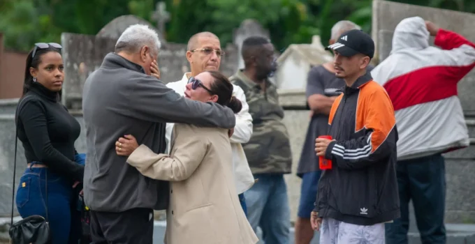 Família e amigos se despedem de empresário Ségio Duarte, morto a tiros em Barra de Guaratiba: 'Justiça tem que ser feita'