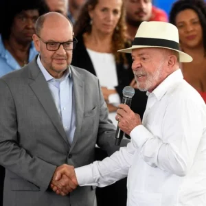 Lula cobra do governador interino do RJ, Ricardo Couto, 'trabalho para prender todos os ladrões'
