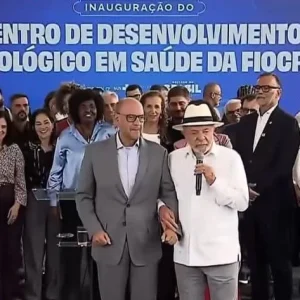 Lula cobra do governador interino do RJ prisão de deputados milicianos e garante apoio federal