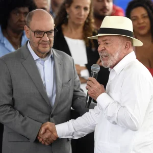 Lula critica Alerj e diz que governador seria 'miliciano' se escolha fosse do Legislativo fluminense