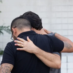 Jovem doméstica Ciene Pires de Paulo, de 43 anos, morre após ser baleada durante tentativa de assalto no Itanhangá