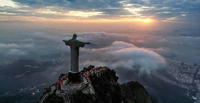 Cristo Redentor e Coliseu firmam parceria inédita para impulsionar turismo e cultura entre Brasil e Itália
