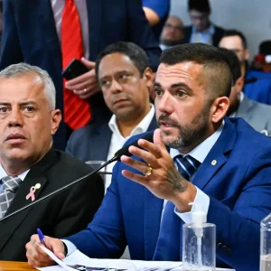 Carlos Jordy cobra posição do PL no Rio após rumores sobre substituição de Cláudio Castro no Senado
