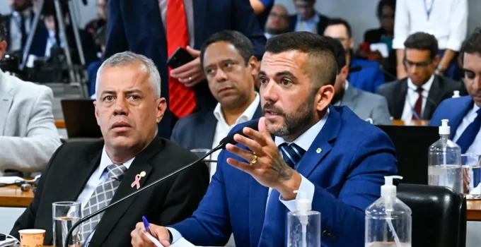 Carlos Jordy cobra posição do PL no Rio após rumores sobre substituição de Cláudio Castro no Senado
