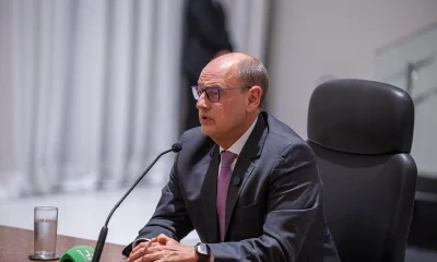 Aparelhos de Escuta Encontrados em Gabinete do Governador do Rio de Janeiro Levam à Investigação