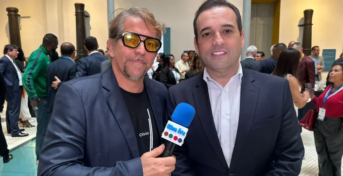 André Português propõe "empresa" para o Rio e promete fim da "milícia política"