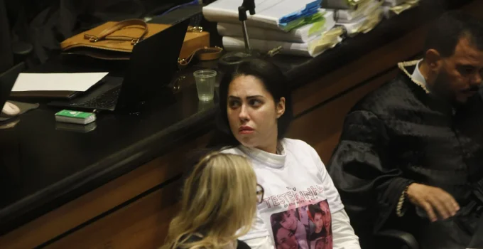 Defesa de Monique Medeiros alega ao júri que ela é "acusada pelo fato de ser mãe" de Henry Borel