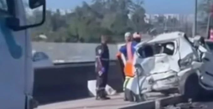 Acidente com Quatro Carros Bloqueia Transolímpica em Sulacap e Causa Lentidão na Zona Oeste do Rio