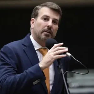 Daniel Soranz é alvo de homofobia na Câmara do Rio em meio a disputa interna no PSD para 2026; vereador pede desculpas