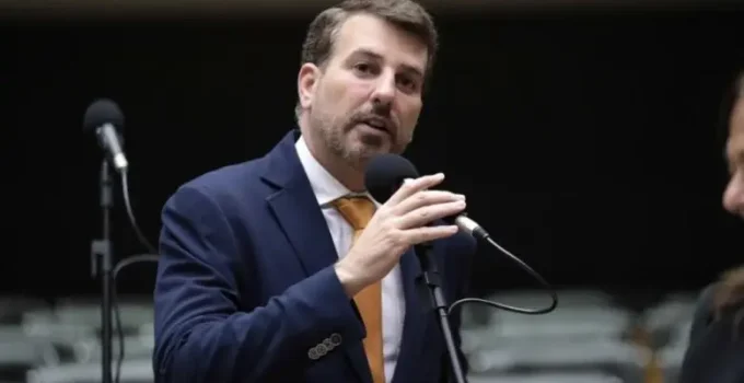 Daniel Soranz é alvo de homofobia na Câmara do Rio em meio a disputa interna no PSD para 2026; vereador pede desculpas