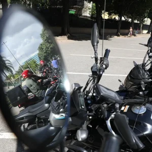 Rio de Janeiro lança indicador de segurança no trânsito para entregadores de aplicativo
