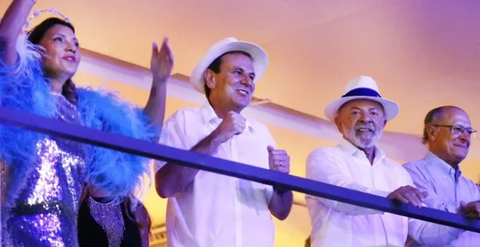 Prefeitura do Rio se recusa a divulgar lista de convidados do camarote de Lula na Sapucaí alegando LGPD