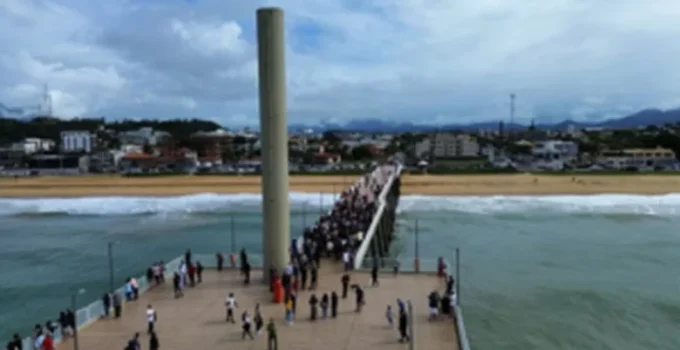 Píer do Emissário em Rio das Ostras é revitalizado com foco em segurança, acessibilidade e turismo