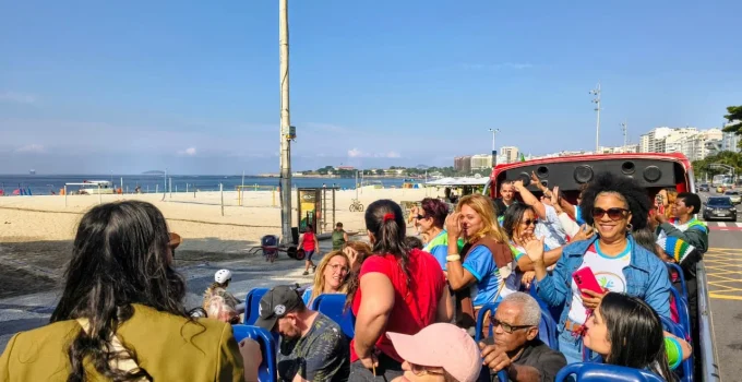 Maricá: Programa Viver Bem leva idosos para passeio cultural e de lazer no Rio de Janeiro