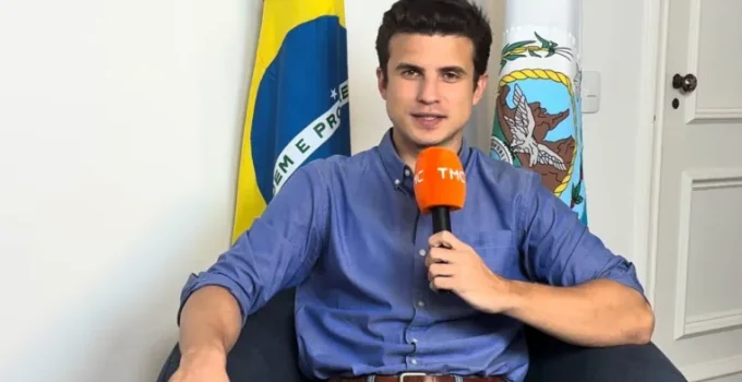 André Marinho (Novo) se lança como "Davi contra Golias" e ataca Paes e PL no Rio