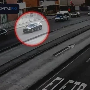 Policial Militar e Outro Homem Presos em Carro Roubado com Placas Clonadas na Linha Amarela, RJ