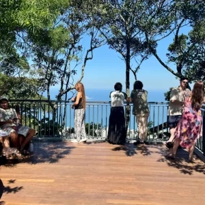 Parque Nacional da Tijuca: Novo Mirante aos Pés do Cristo Redentor Amplia Acesso e Conforto para Visitantes