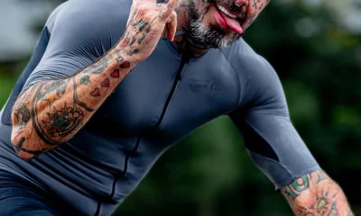 Após perder 20 kg, Tico Santa Cruz completa primeiro triatlo no Rio de Janeiro