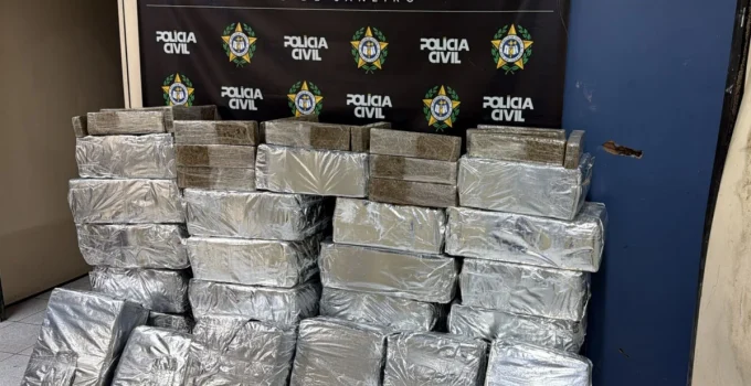 Motorista de Caminhão é Preso com Mais de Meia Tonelada de Maconha Destinada a Favelas do Rio