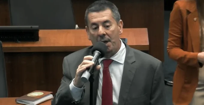 Deputado Val Ceasa se diz vítima de 'perseguição política' após ser alvo de operação por suspeita de ligação com o TCP no Rio