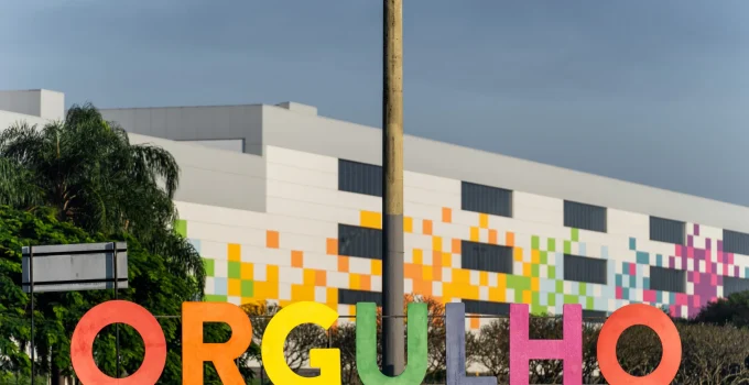 Riogaleão Completa Quatro Anos de Participação no Circuito Rio de Cores, Reforçando Mensagem de Diversidade