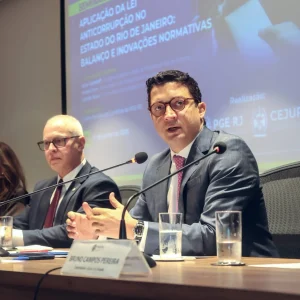 Governo do Rio de Janeiro anuncia compra de 10.610 fuzis com R$ 70 milhões recuperados da corrupção