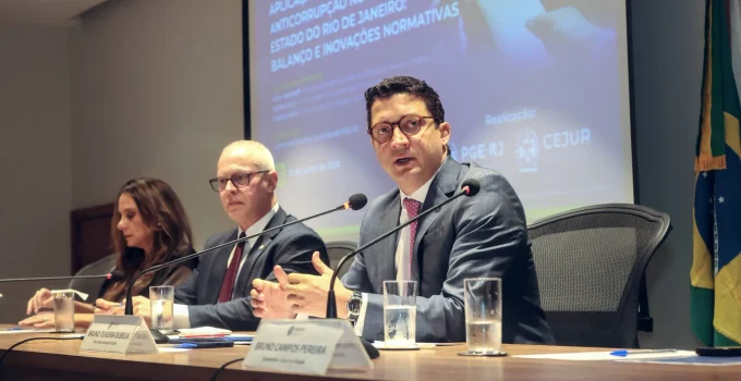 Governo do Rio de Janeiro anuncia compra de 10.610 fuzis com R$ 70 milhões recuperados da corrupção