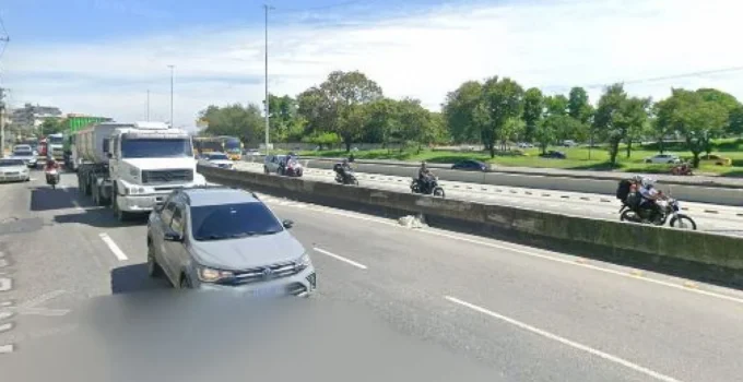 Mulher Morre e Outra Pessoa Fica Ferida em Grave Acidente na Linha Amarela, no Rio de Janeiro