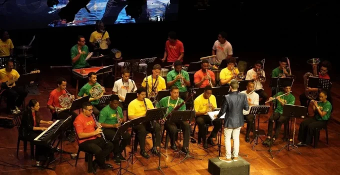 Favela Orquestra e Coro Juvenil do Rio celebram 'Mãe África' com concerto gratuito no Teatro TotalEnergies