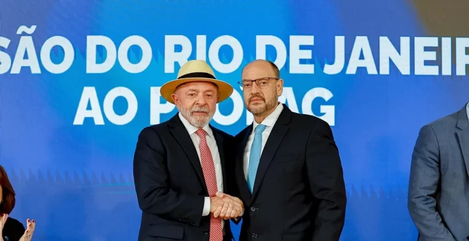 Lula designa governador interino do Rio a missão de "moralizar a política" e combater corrupção