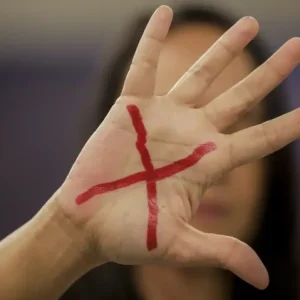 Pacto Estadual Contra o Feminicídio no RJ se Torna Política Permanente para Combater Violência Letal contra Mulheres