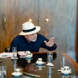 Lula chama interventor do Rio de 'competente' e sela adesão do estado ao Propag para renegociar dívida bilionária