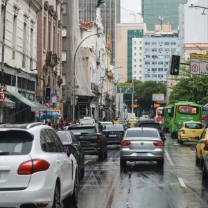 Estudo Revela: 80% dos Carros Roubados no RJ São Recuperados em Áreas Dominadas pelo Crime