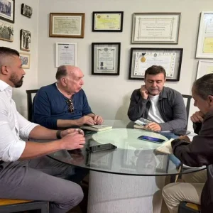 Marcelo Freixo lança livro em Petrópolis e discute desafios da segurança pública no Rio de Janeiro
