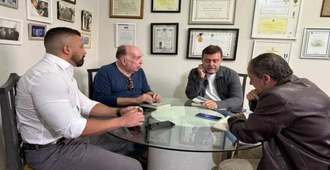 Marcelo Freixo lança livro em Petrópolis e discute desafios da segurança pública no Rio de Janeiro