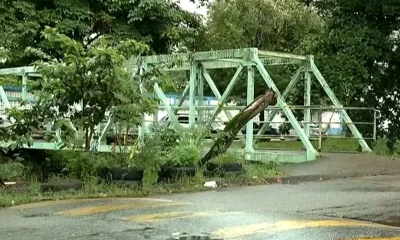 Ponte em Campo Grande (RJ) em Ruínas Ameaça 3.000 Estudantes; Ferragens Expostas e Falta de Luz Geram Medo