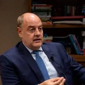 Governo do Rio Economiza Mais de R$ 230 Milhões com Mais de 4 Mil Exonerações de Comissionados em 2024
