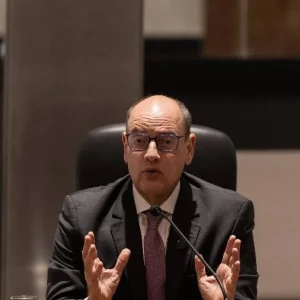 Auditoria Revela que 78% de Servidores Comissionados na Secretaria de Trabalho do RJ são Fantasmas, Causando Prejuízo de R$ 17 Milhões Mensais