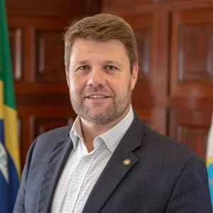 Gustavo Tutuca lança livro "Turismo: Da Retomada ao Recorde" e compartilha experiência à frente do setor fluminense